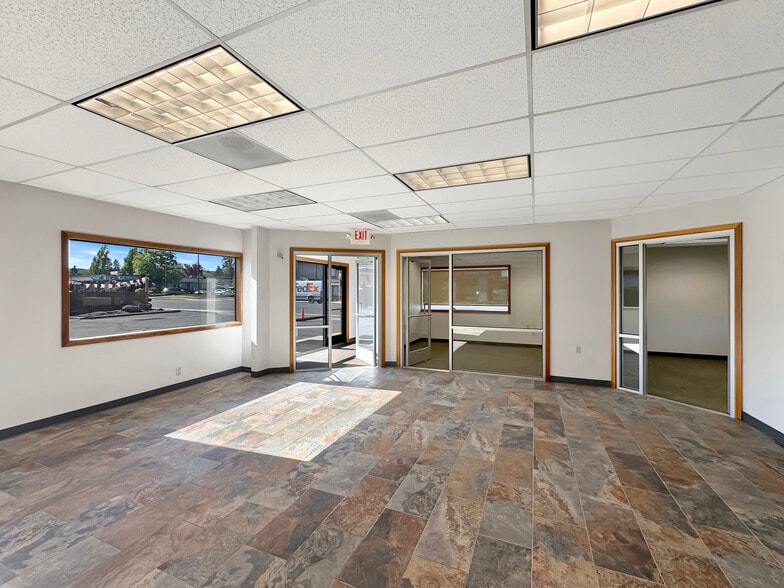 More Photos Of 671 NE Greenwood Ave, Bend Office For Lease