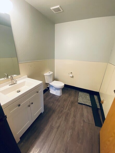 More Photos Of 26212 Dimension Dr, Lake Forest Light Manufacturing For Lease