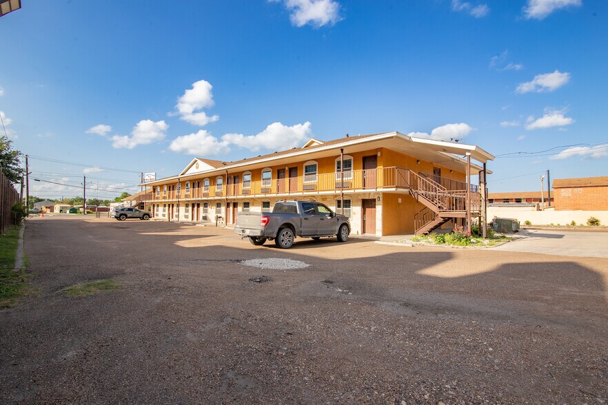 More Photos Of 3005 Houston Hwy, Victoria Hotel For Sale