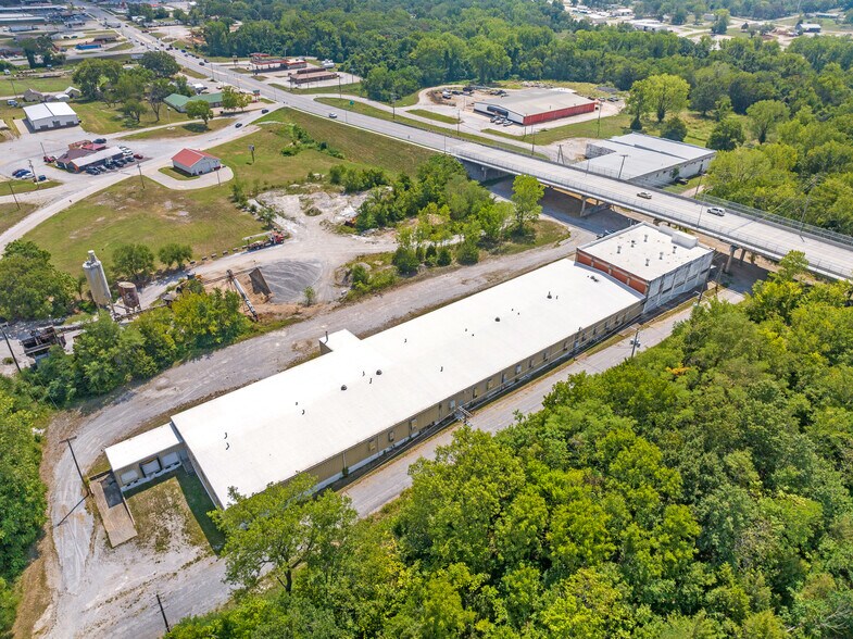 More Photos Of 713 E Austin Blvd, Nevada Warehouse For Sale