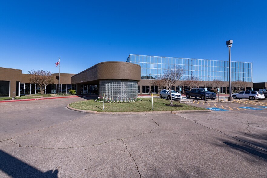 More Photos Of 3737-3743 Red Bluff Rd, Pasadena Office For Lease