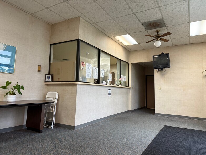 More Photos Of 14516 Hawthorne Blvd, Hawthorne Medical For Sale