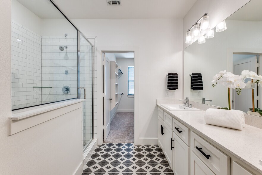 More Photos Of 2513 El Camino Ln, Dallas Specialty For Sale