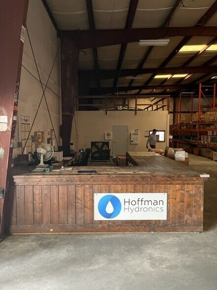 More Photos Of 3683 N Peachtree Rd, Atlanta Distribution For Lease