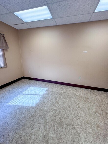 More Photos Of 803 18th Ave NW, Austin Restaurant For Sale