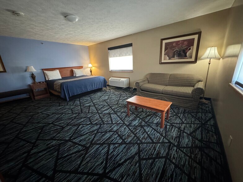 More Photos Of 1701 31st St, Central City Hotel For Sale