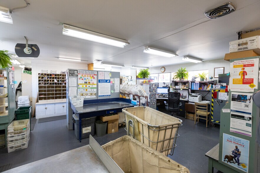 More Photos Of 96 N Main St, Dufur Post Office For Sale