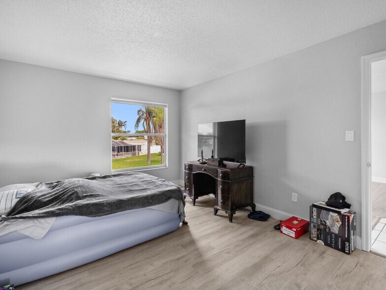 More Photos Of 1000 Stickney Point Rd, Sarasota Multifamily For Sale