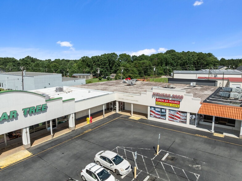 More Photos Of 607 S Main St, King Department Store For Lease