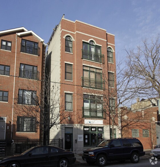 More Photos Of 3248 N Sheffield Ave, Chicago Storefront Retail Residential For Sale