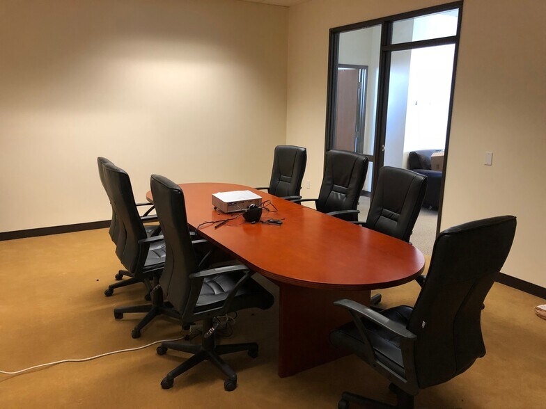 More Photos Of 41 S Chester Ave, Pasadena Research And Development For Lease