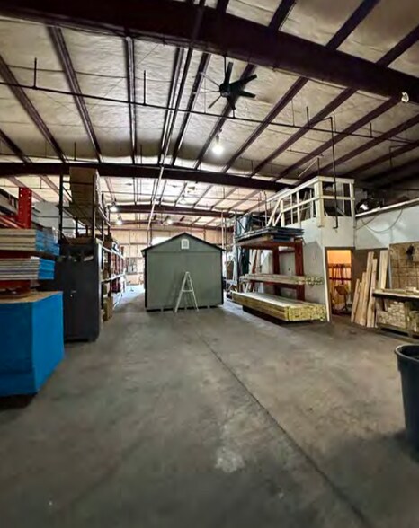 More Photos Of 4620 Carlynn Dr, Sharonville Warehouse For Lease