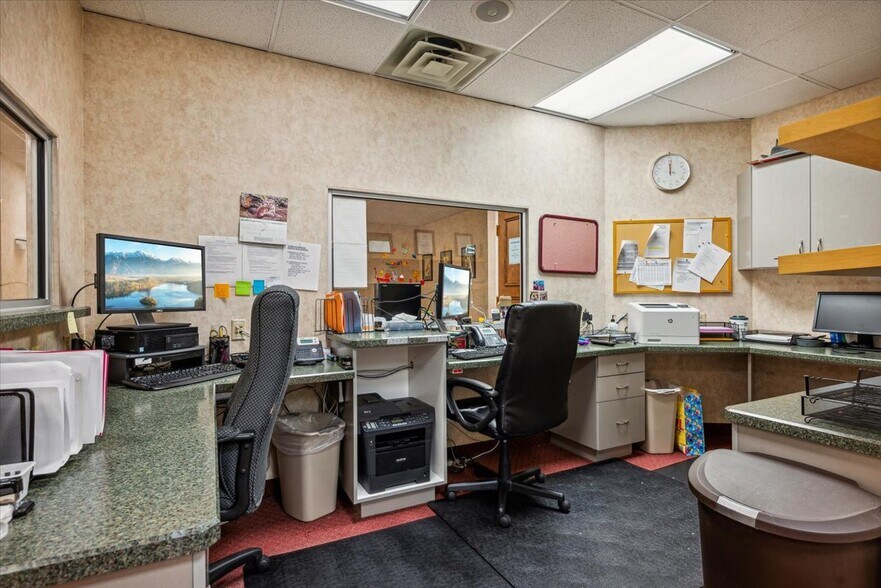 More Photos Of 1465 State Route 31 S, Annandale Medical For Lease