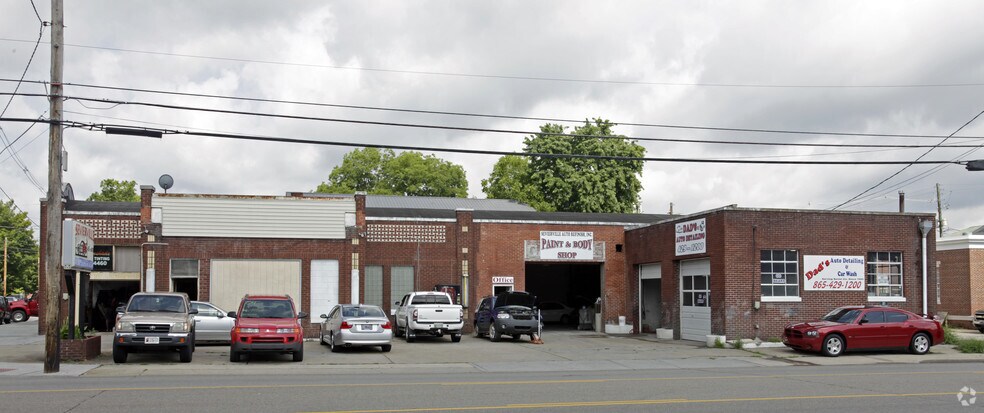 Primary Photo Of 221 Parkway, Sevierville Auto Repair For Lease