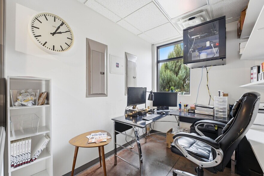 More Photos Of 1215 Aaron Dr, Richland General Retail For Lease