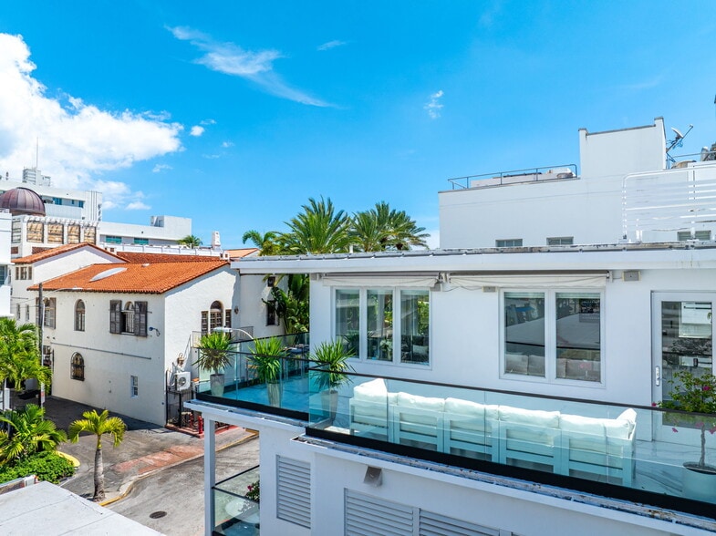 More Photos Of 124 11th St, Miami Beach Hotel For Sale