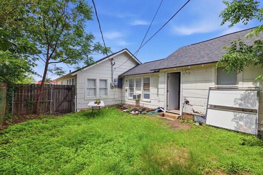 More Photos Of 201 S 31st St, Temple General Retail For Sale