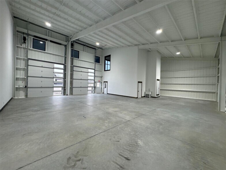More Photos Of 2720 Ranger Hwy, Weatherford Light Distribution For Lease
