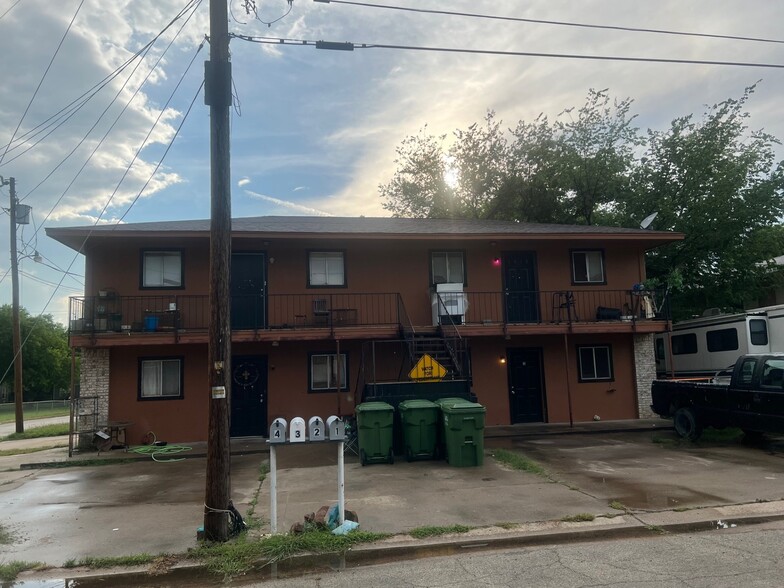 Primary Photo Of 1801 NE 1st Ave, Mineral Wells Apartments For Sale