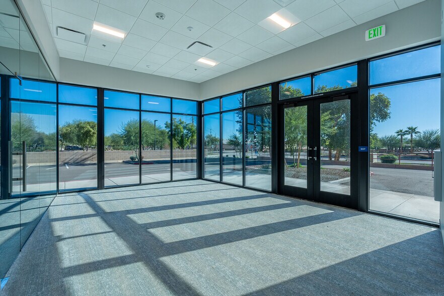 More Photos Of 13280 W Rioglass Solar Rd, Surprise Warehouse For Lease