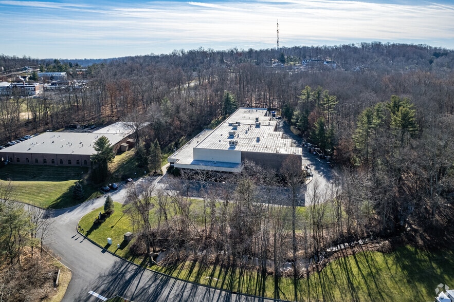More Photos Of 6 Powder Horn Dr, Warren Light Distribution For Lease