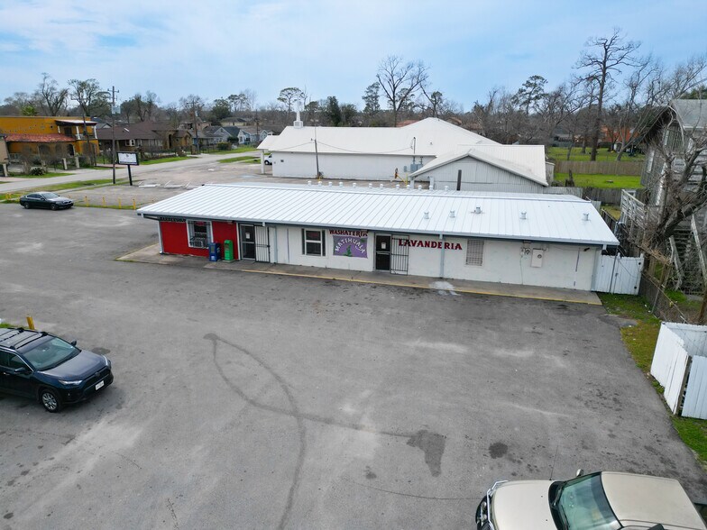 More Photos Of 9007 Irvington Blvd, Houston Freestanding For Sale