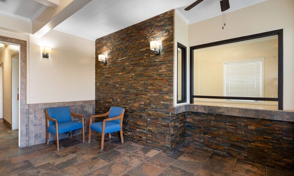 More Photos Of 2920 H St, Bakersfield Medical For Lease