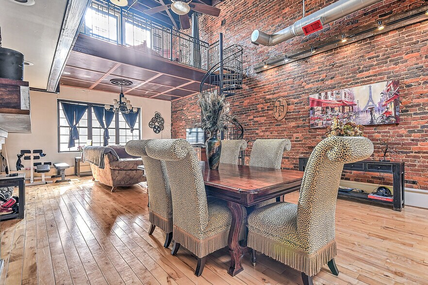 More Photos Of 529 State St, Bristol Storefront Retail Office For Sale