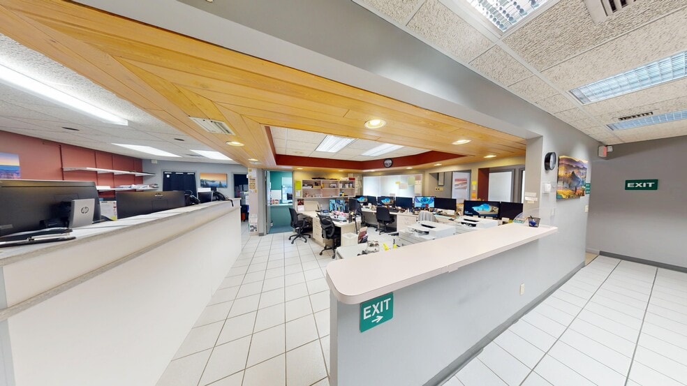 More Photos Of 1027 SE Ocean Blvd, Stuart Medical For Sale