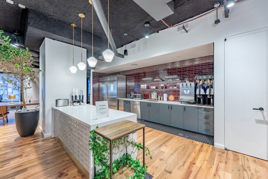 More Photos Of 156 W 56th St, New York Office Residential For Lease