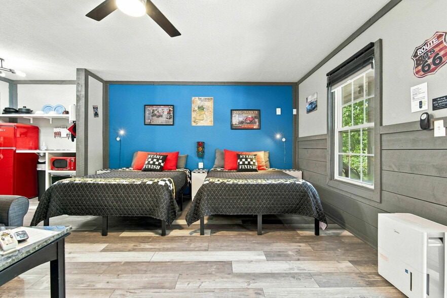 More Photos Of 4407 Calderwood Hwy, Maryville Hotel For Sale