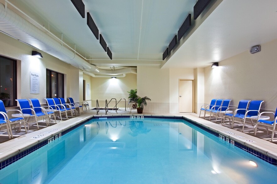 More Photos Of 200 S Mannheim Rd, Hillside Hotel For Sale