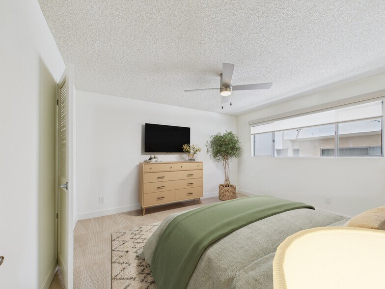 More Photos Of 4573 Willis Ave, Sherman Oaks Apartments For Sale