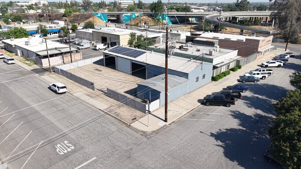 More Photos Of 700 23rd St, Bakersfield Auto Repair For Lease