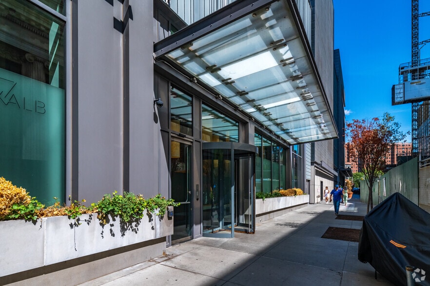 More Photos Of 10 City Pt, Brooklyn Apartments For Lease