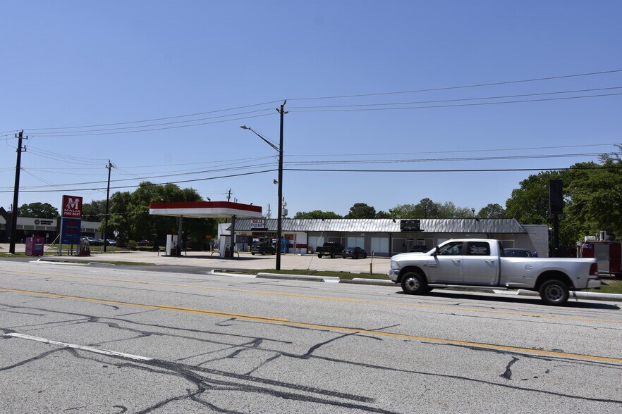 More Photos Of 550 FM 1959 Rd, Houston General Retail For Sale
