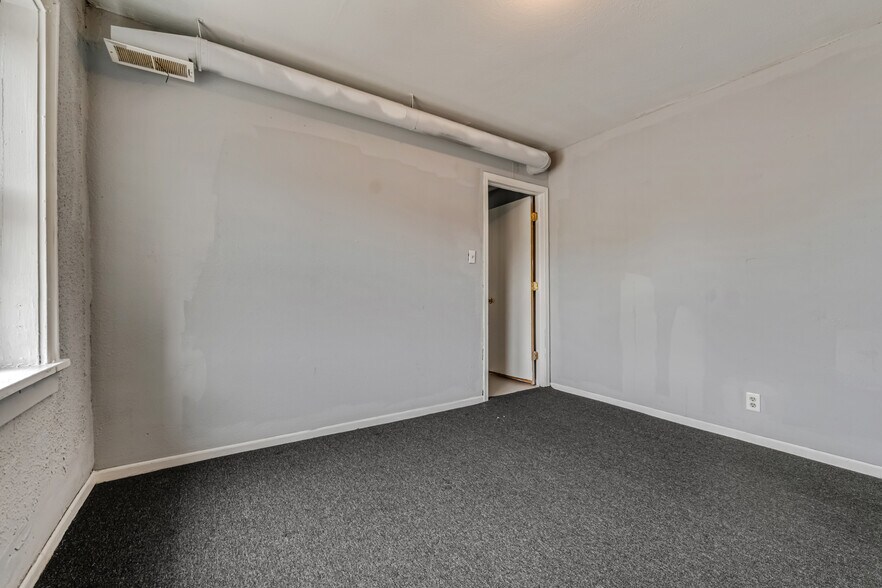 More Photos Of 2214 W Hopkins St, Milwaukee Apartments For Sale