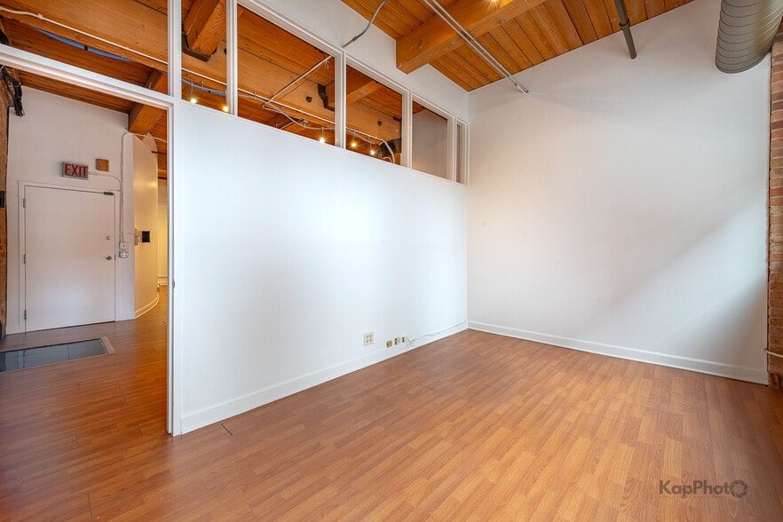 More Photos Of 921 W Van Buren St, Chicago Office Residential For Sale
