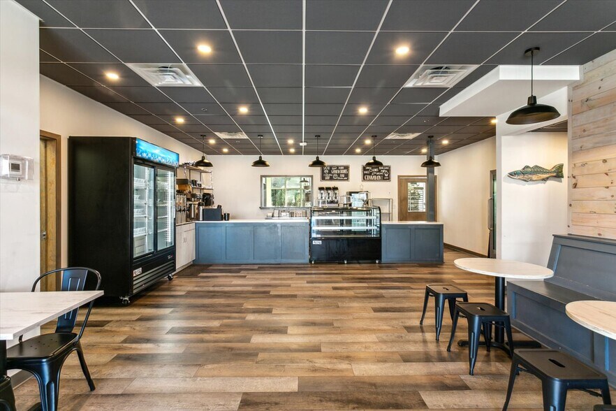 More Photos Of 6824 Colemans Crossing Ave, Hayes Storefront Retail Office For Lease