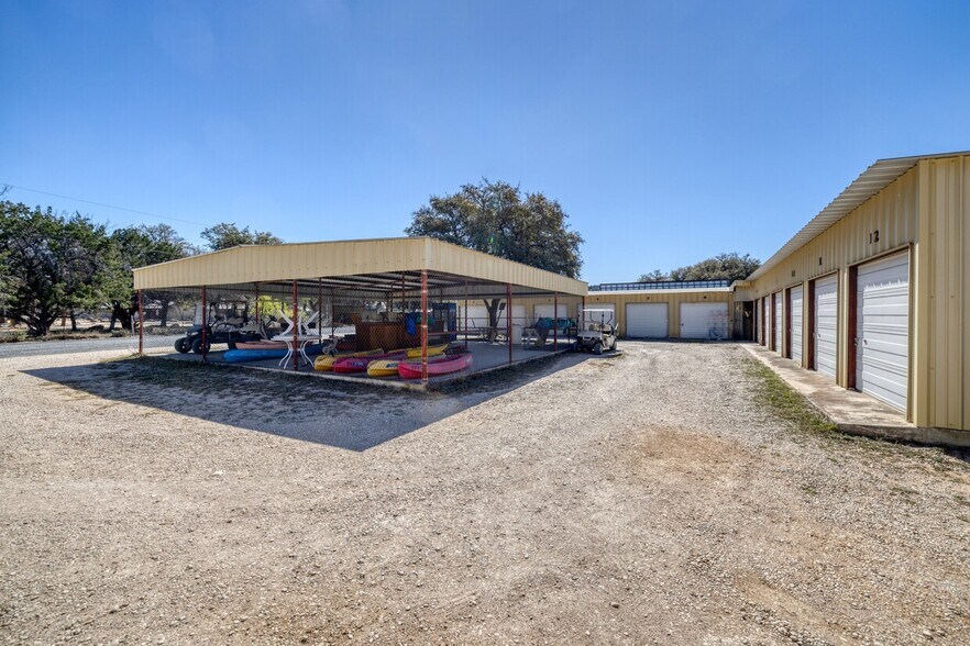 More Photos Of 49 Encino Dr, Concan Convenience Store For Sale