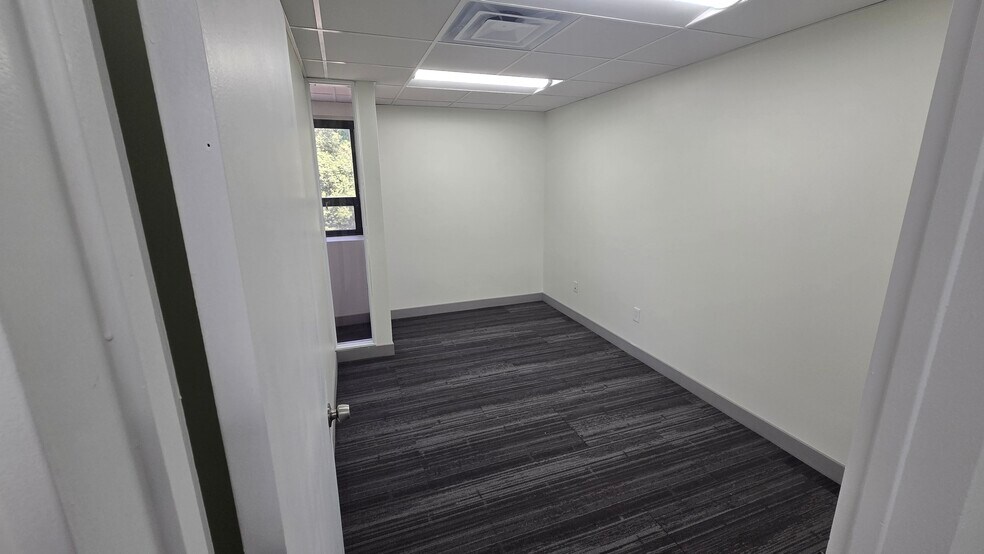 More Photos Of 5020 Centre Ave, Pittsburgh Office For Lease