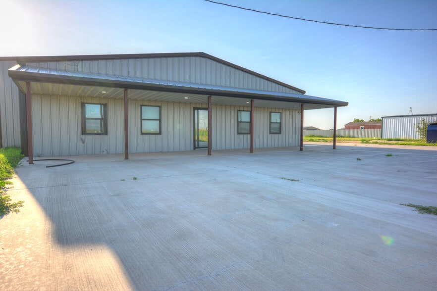 More Photos Of 1511 Private Road 7325, Lubbock Warehouse For Sale