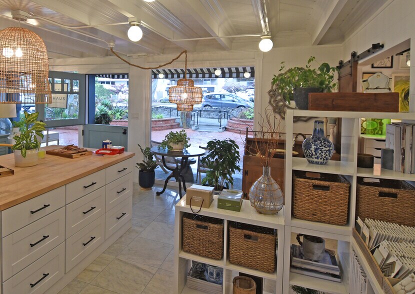 More Photos Of 1226-1230 Camino del Mar, Del Mar Storefront Retail Residential For Lease