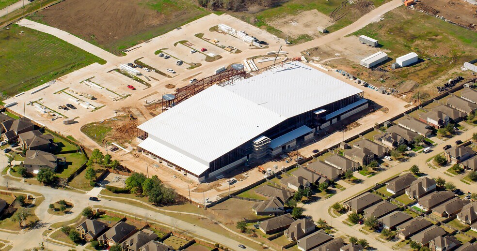 More Photos Of Beechnut St & Harlem Rd, Richmond Skating Rink For Lease