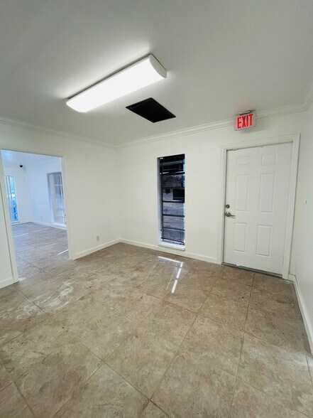 More Photos Of 810 NW 1st Ave, Boca Raton Warehouse For Lease