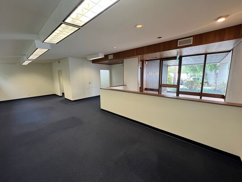 More Photos Of 1061 Valley Sun Ln, La Cañada Flintridge Medical For Lease