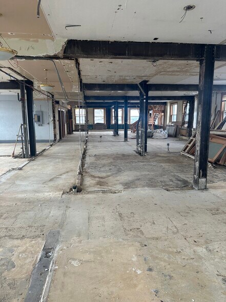 More Photos Of 11 Lincoln Way W, Massillon Office For Sale