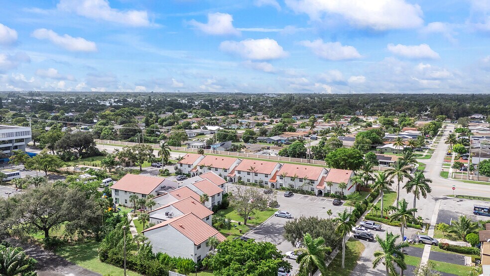 More Photos Of 700-728 SW 81st Ter, North Lauderdale Apartments For Sale