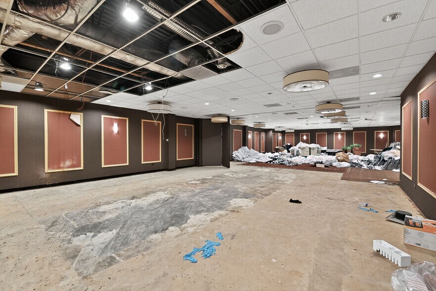 More Photos Of 1550 E Dundee Rd, Palatine Hotel For Sale