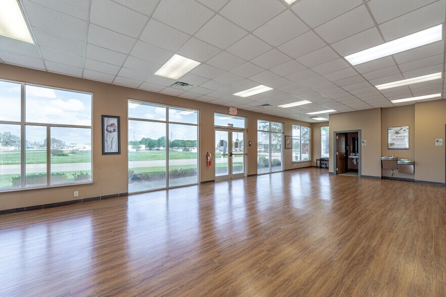 More Photos Of 6507 Coliseum Blvd, Alexandria Medical For Sale